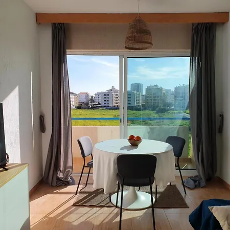 Open Views Apartment *